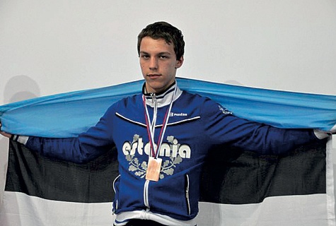 Haapsalu edukas taekwondo'lane Aleksander Joonasing Minskis toimunud Euroopa meistrivõistlustel  juunioride klassis 2. koha sparringus. Foto: erakogu