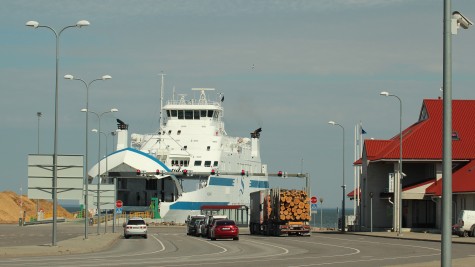 Parvlaev Hiiumaa Heltermaa sadamas. Foto: Urmas Lauri
