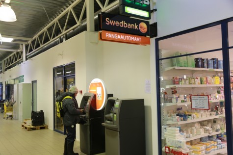 Swedbanki automaat Uuemõisas