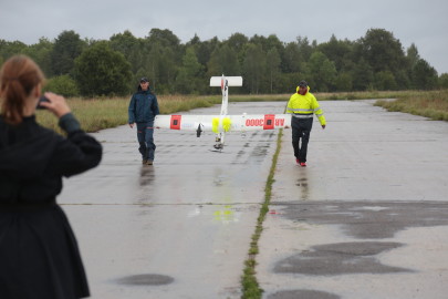 Hanko droon maandus Kiltsi lennuväljal Arvo Tarmula17