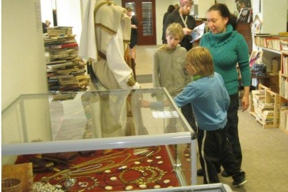 Egge Eddussaar-Haraku näituse avamine Lihula raamatukogus (heiki magnus) (7)
