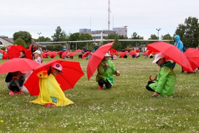 Haapsalu väikesed võimlejad tantsupeo proovis Foto Peeter Langovits07