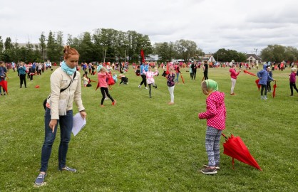 Haapsalu väikesed võimlejad tantsupeo proovis Foto Peeter Langovits26