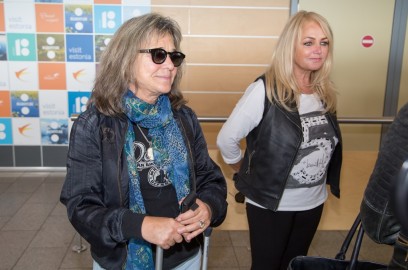 Bonnie Tyler ja Suzi Quatro saabumine Tallinna lennujaamas Foto Peeter Langovits03