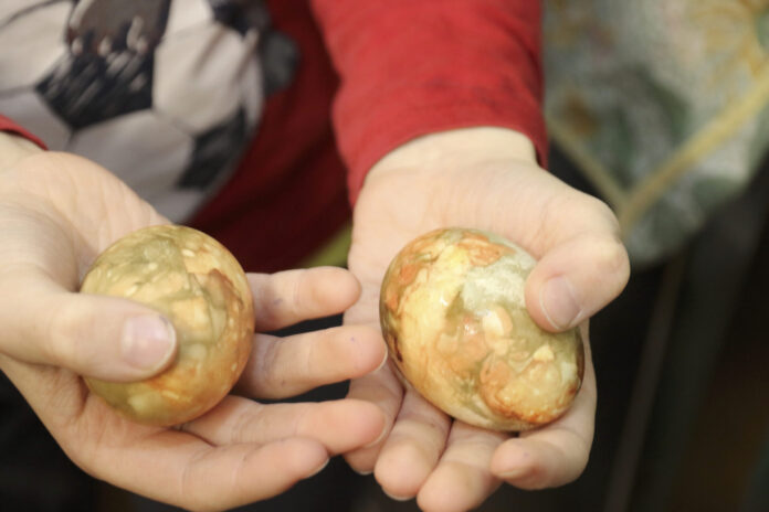 2024-03-27 Munade värvimine Martna pastoraadis (urmas lauri) - 13