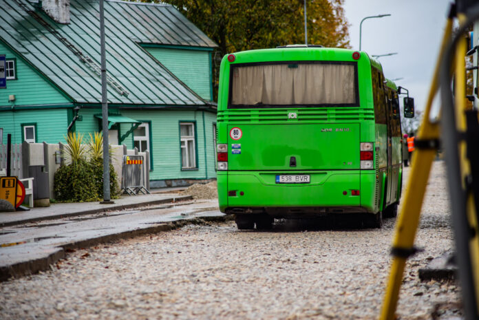 buss lahe tänaval_malleliisaraigla (8)