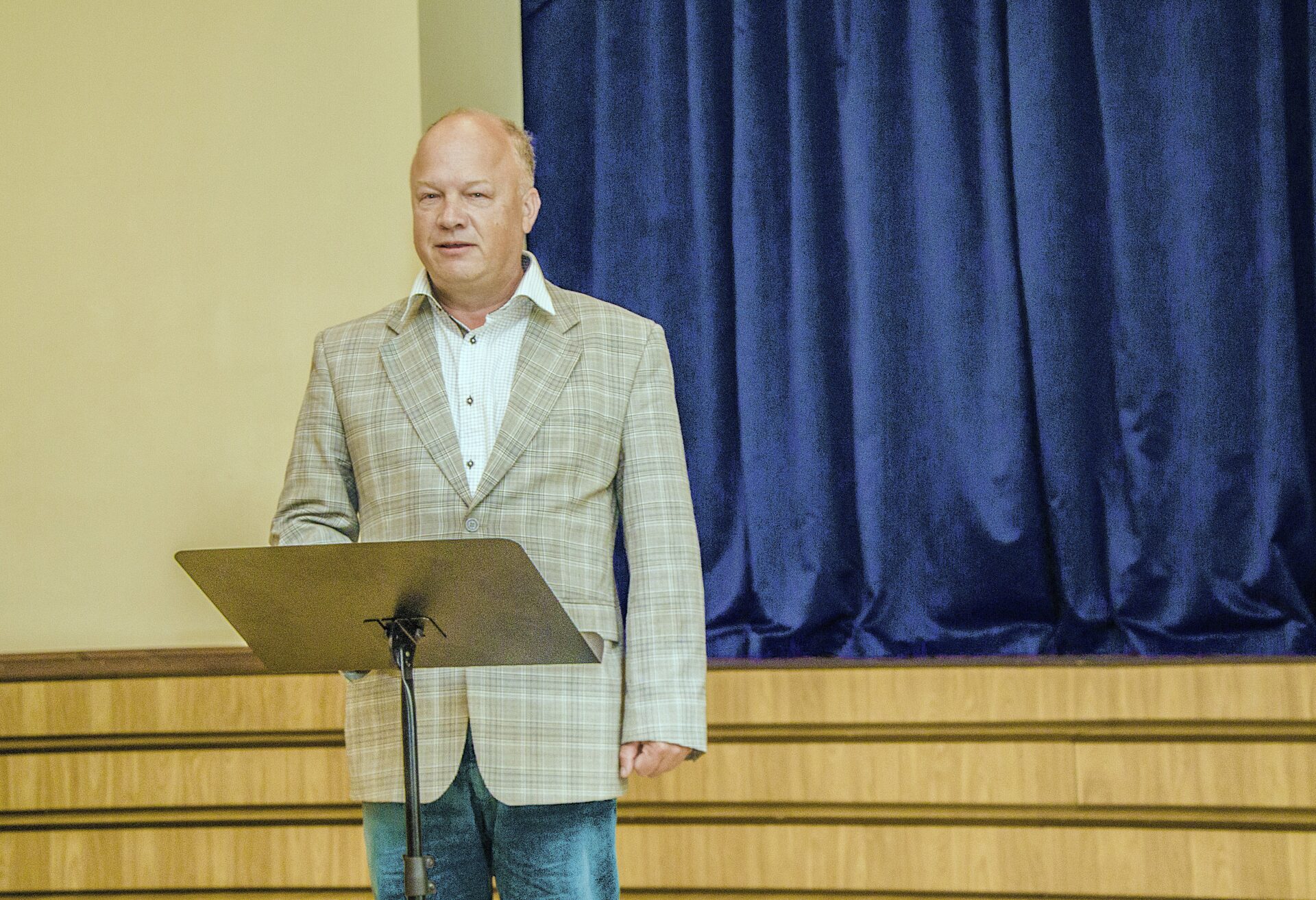 Lääne-Nigula volikogu liige istungil: vat jõulunaist tahaks!