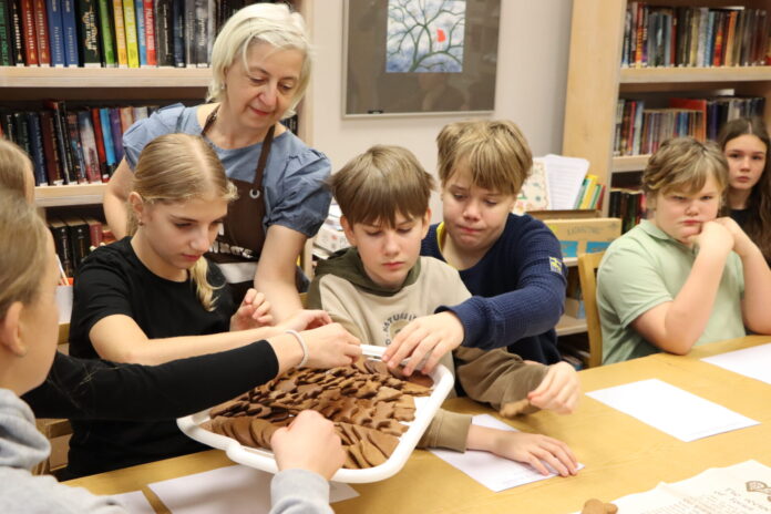 haapsalu linna algkool piparkoogid lasteraamatukogus_foto Juhan Hepner (27)