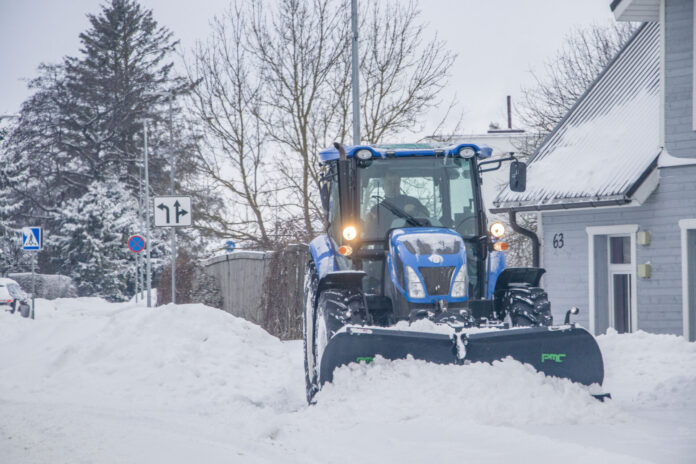 Lumi_traktor_lumelükkamine_andra (10)_1