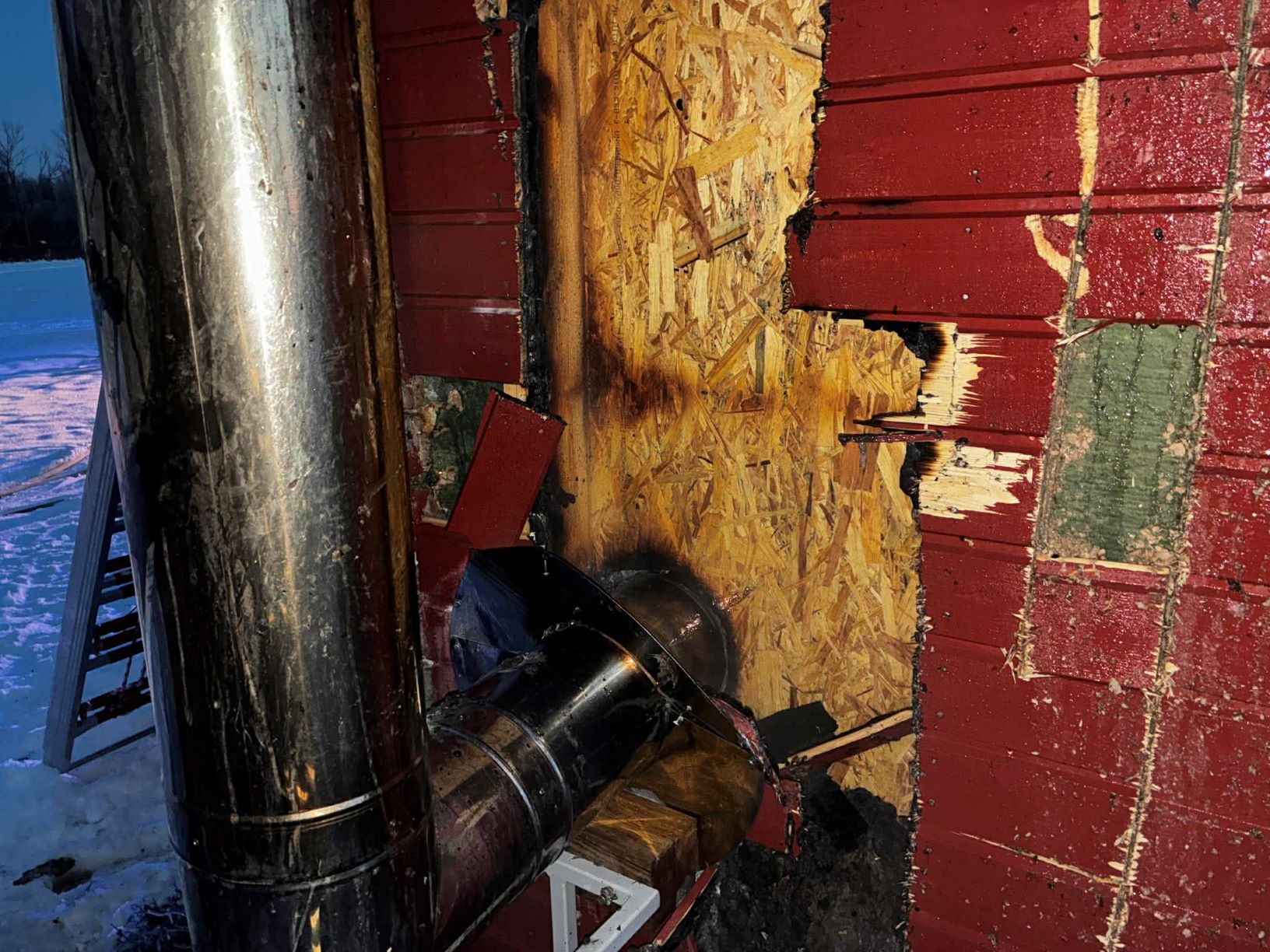 Metskülas läks maja põlema