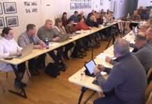 Segadus Lääne-Nigula volikogus jätkub