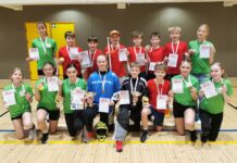 Saalihoki võidukarikad läksid Oru kooli