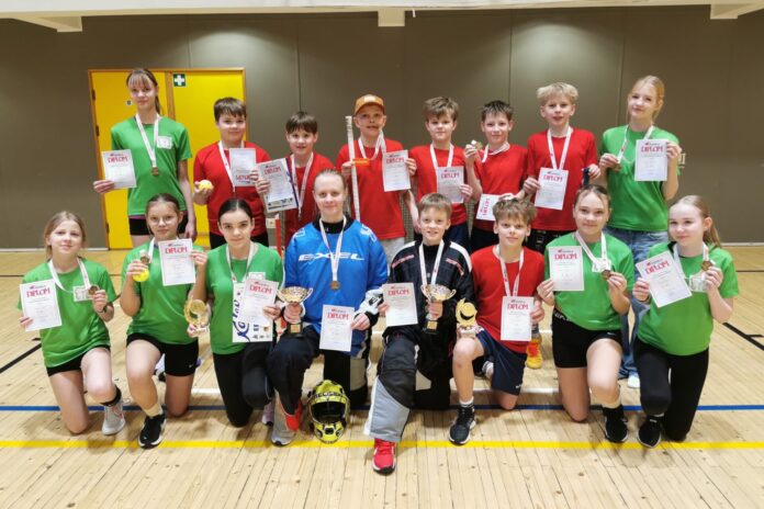 Oru kooli võidukad poisid ja tüdrukud Foto Renno Silde