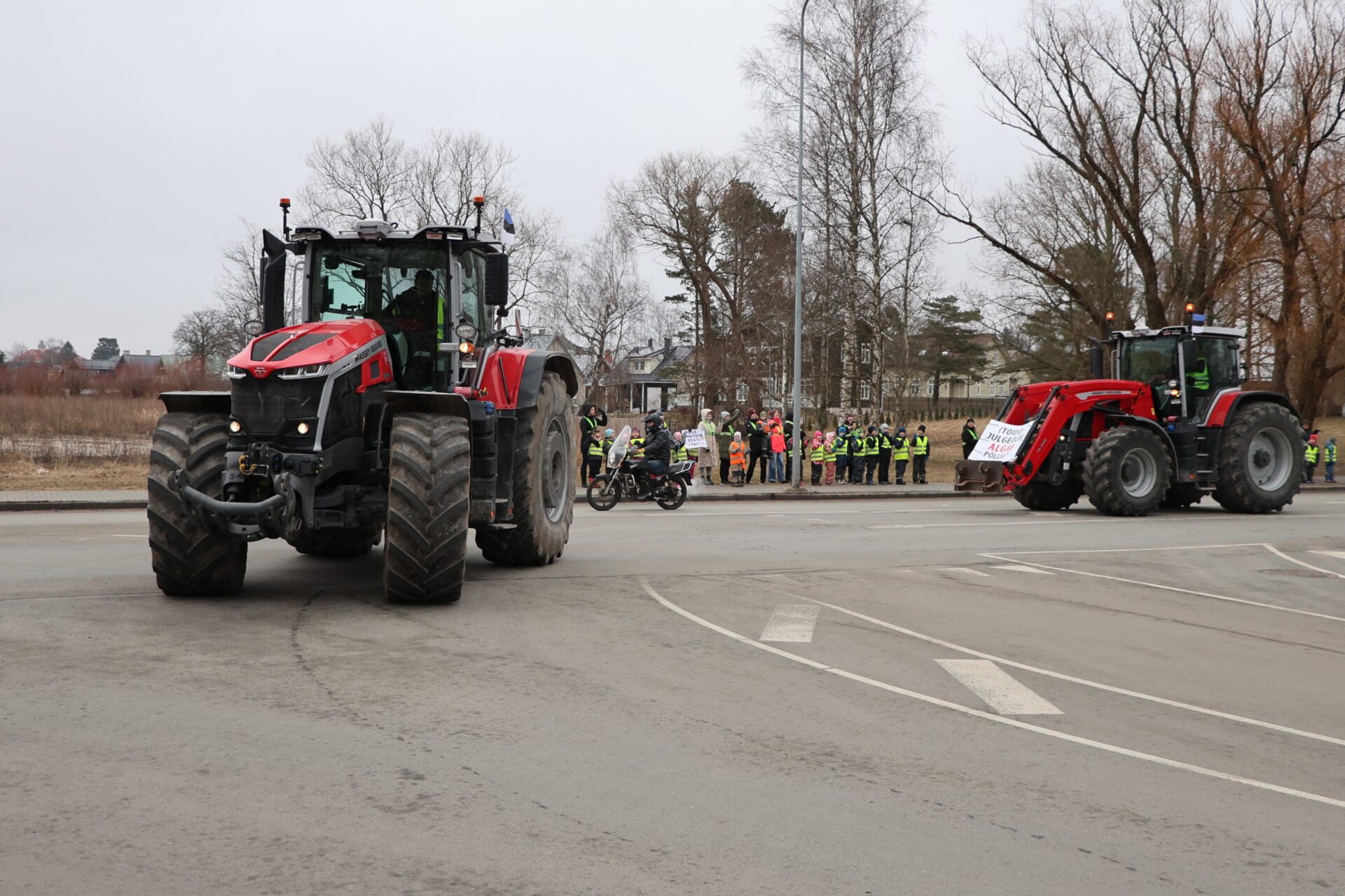 Video: põllumeeste meeleavaldus Haapsalu raudteejaamas