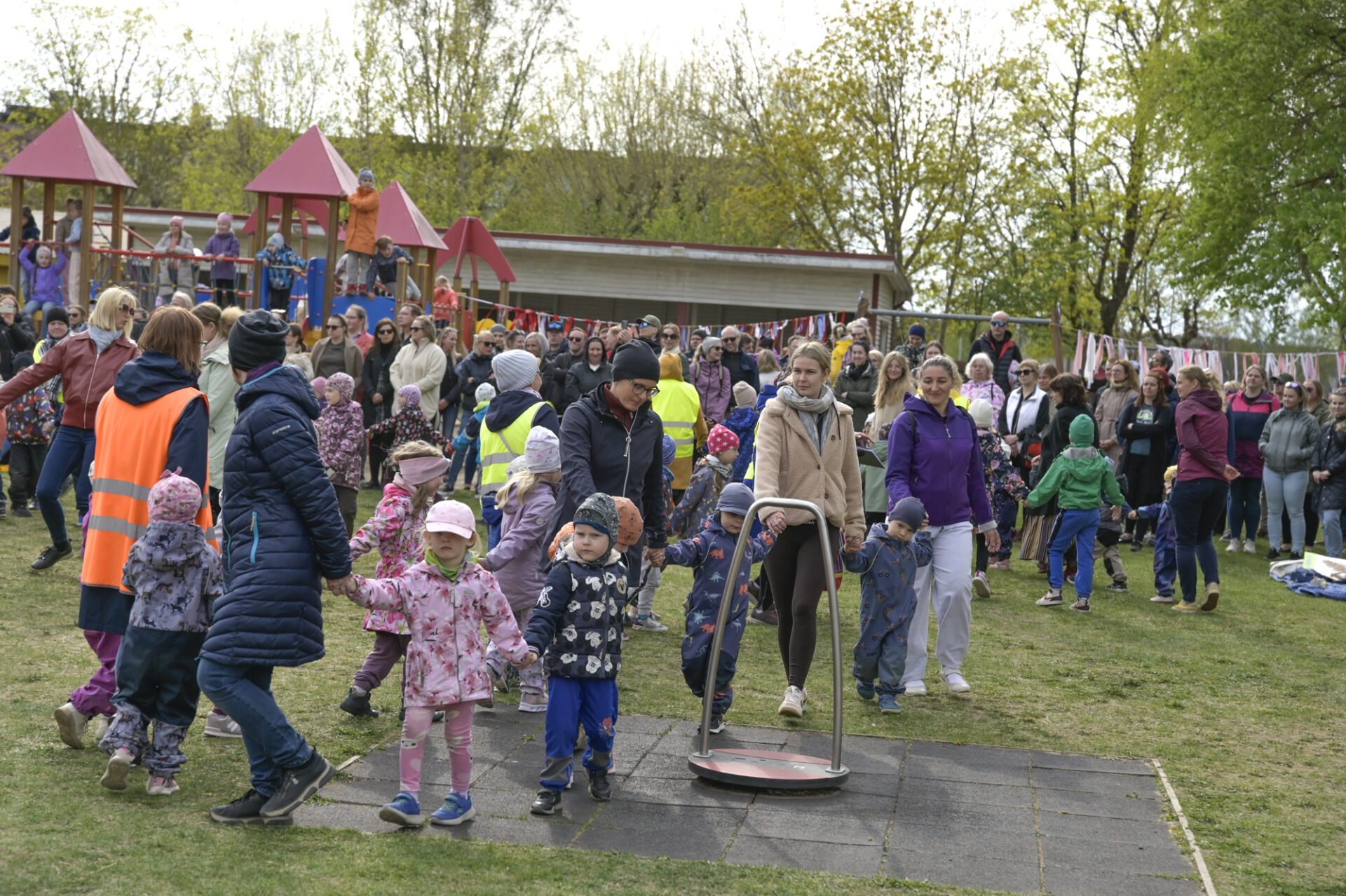 Galerii: Haapsalu Kesklinna Lasteaiad pidasid ühist perepidu