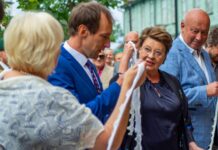 Galerii: Sirje Karis avas pitsikeskuse